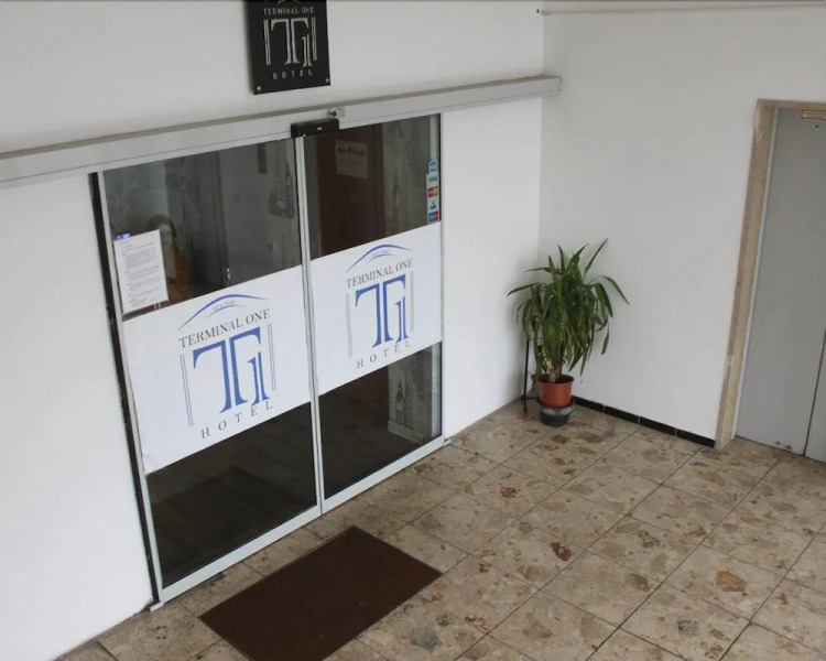 Terminal Hotel One