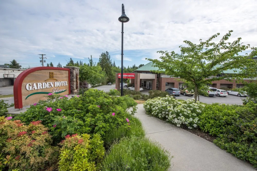 Gibsons Garden Hotel
