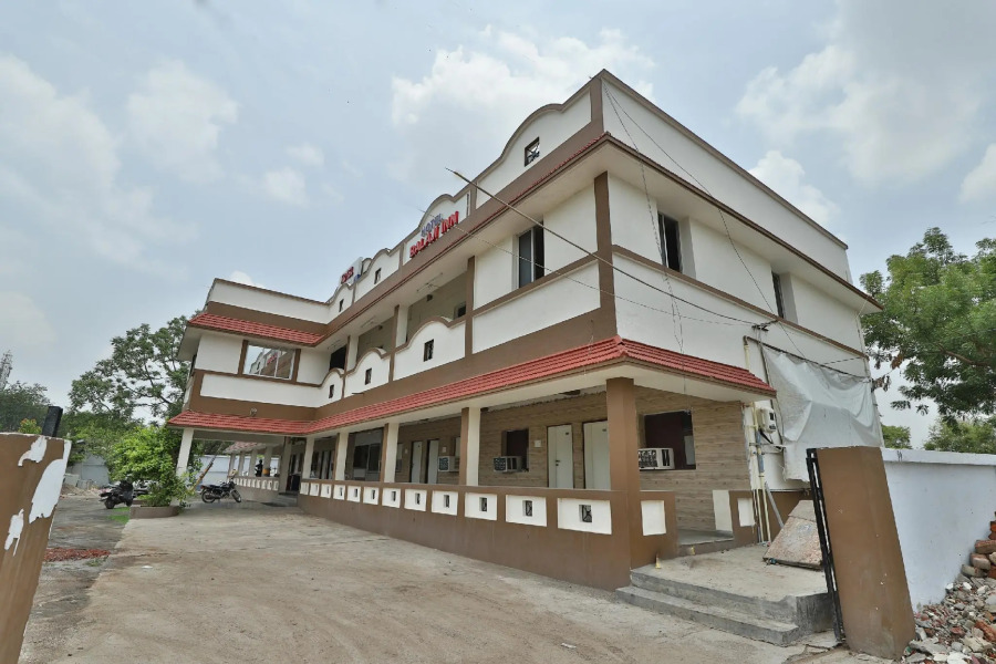 OYO 28248 Hotel Balaji Inn