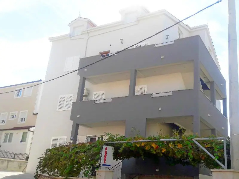 Apartments Jure Miljak