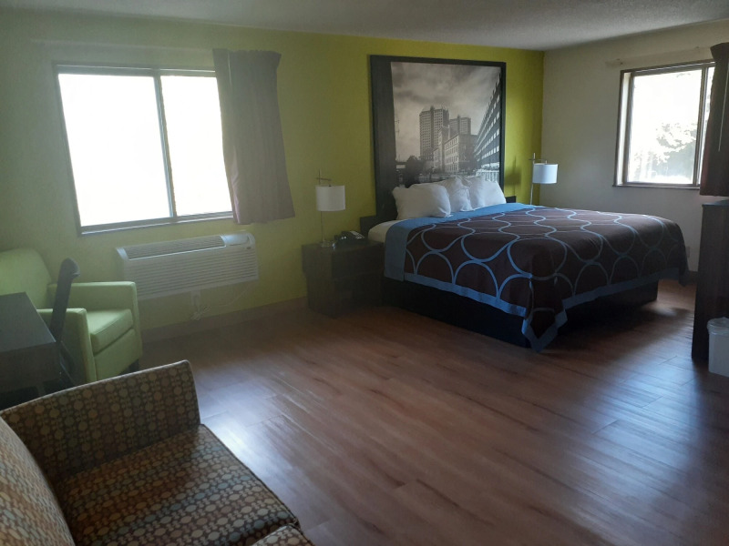 Super 8 by Wyndham Farmville