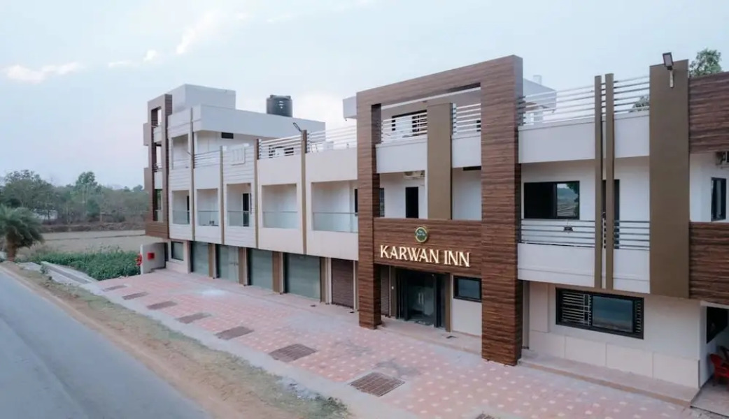 Bajaj's Karwan Inn