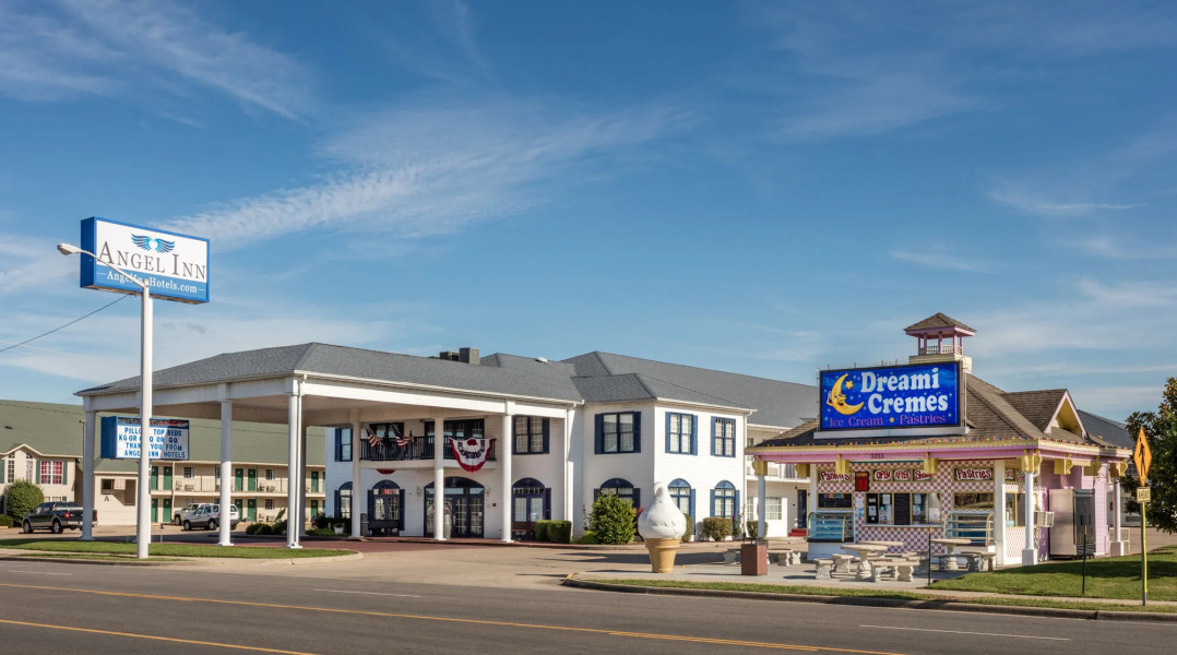 Angel Inn Near IMAX, a Travelodge by Wyndham