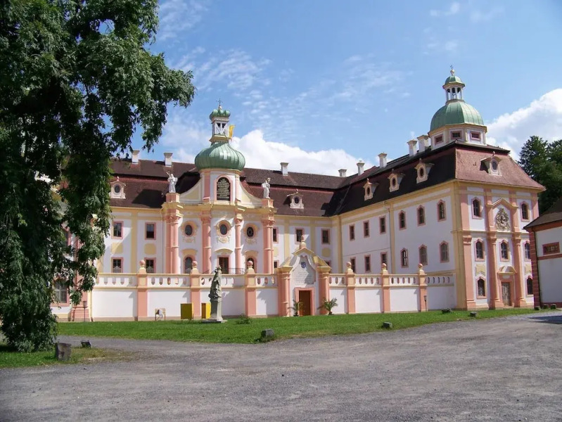 Gästehäuser St Marienthal