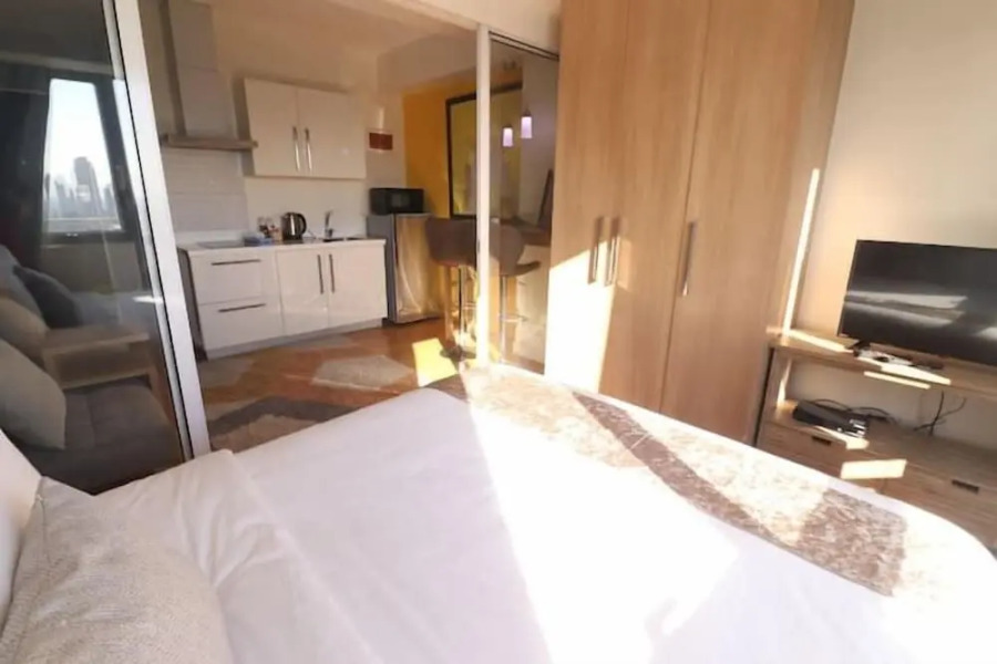 Oasis Regency @ Acqua Livingstone near Rockwell