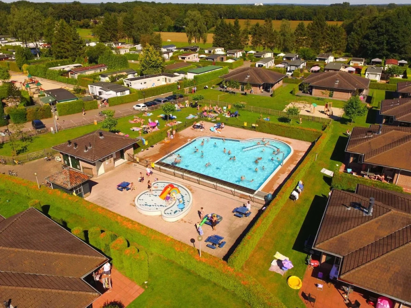 Detached Combined Bungalow with Garden near Veluwe