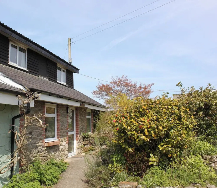 Peaceful Cottage in Sound Healing Retreat