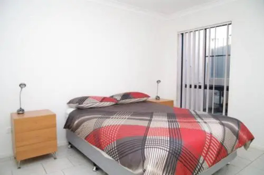 Dolphin Court 1 1 Gowing Street