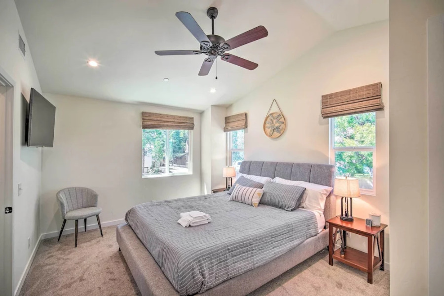 Family Home w/ Deck & View, 4 Mi to Lake Arrowhead