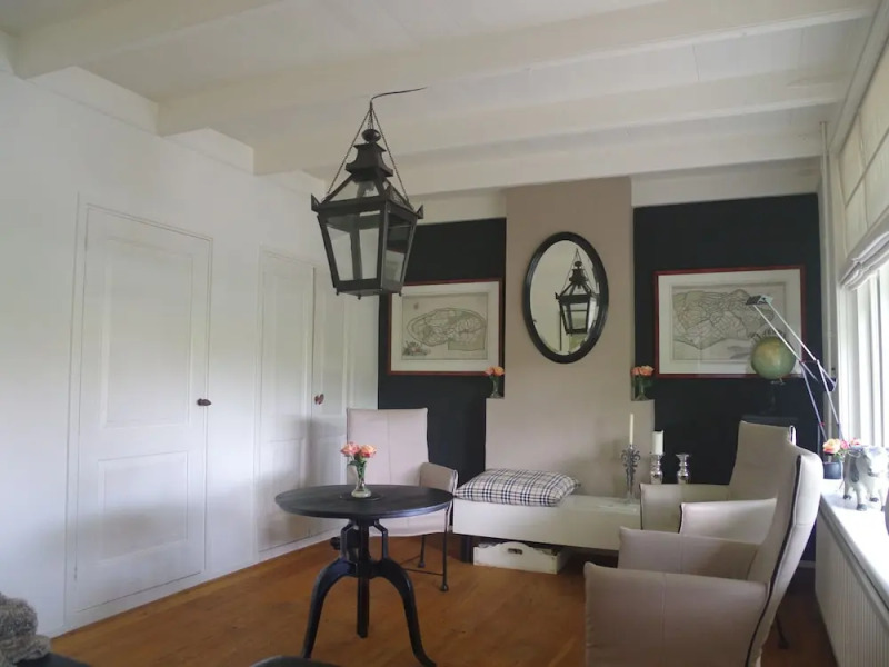 Charming 4-person Holiday Home in one of the Prettiest Spots of Ouddorp