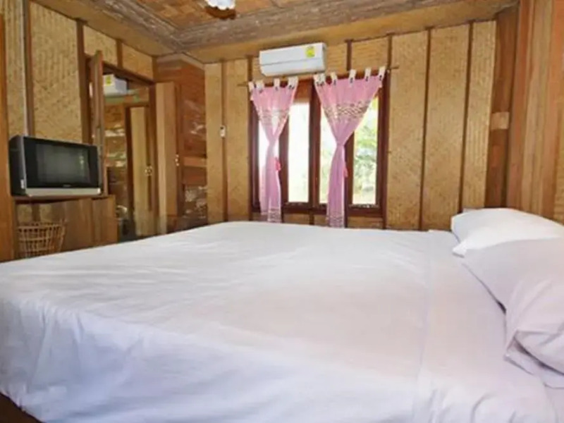 Baan Ton Mai Rim Nam Resort