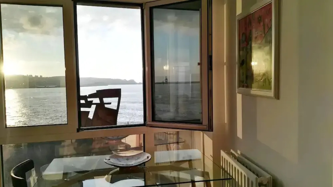 Seaviews-gijon-parking-2br-walk to Beach-wifi