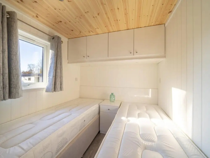 Tiny House by Lake Veluwe With Water Sports