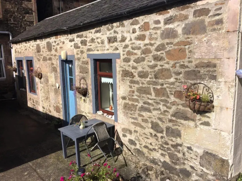 Commodore Guest House