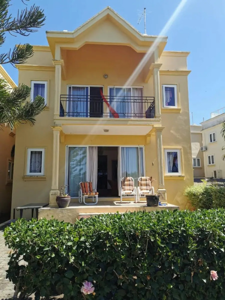 House with 3 Bedrooms in Calodyne, with Pool Access And Enclosed Garden - 10 M From the Beach