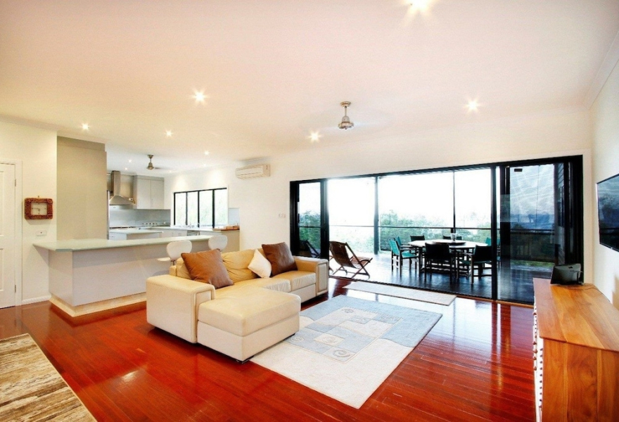 Hideaway Retreat Beach House with Pool