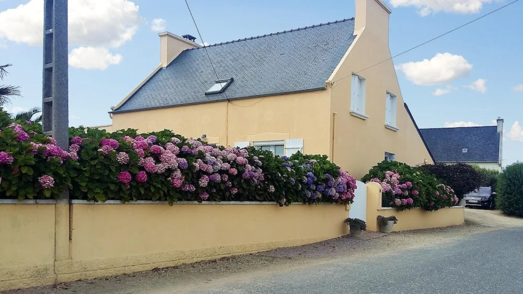 House With 3 Bedrooms in Cléder, With Enclosed Garden and Wifi - 500 m