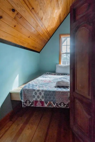 512 E Cooper-Surf Chalet