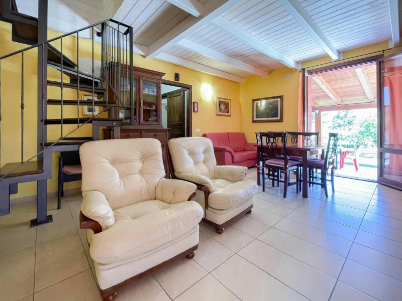 Attractive holiday home in Urbania with bubble bath