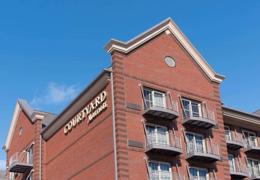 Courtyard Holland Downtown