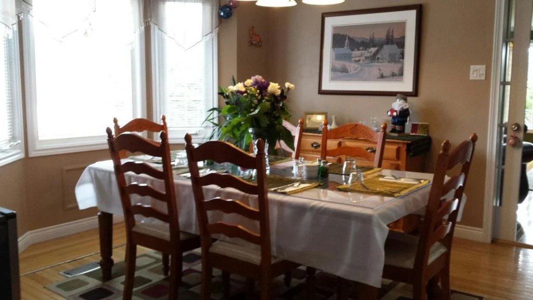 Northwest Lodge Bed & Breakfast