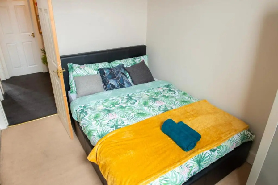 Delightful Central, Seaside Apartment-with free parking