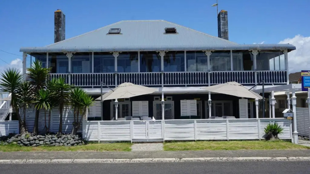 Nana Glads Beachfront Accommodation Whitianga
