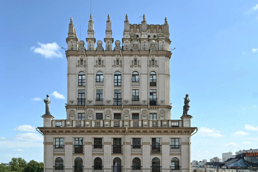 Апартаменты в башне на улице Кирова 1