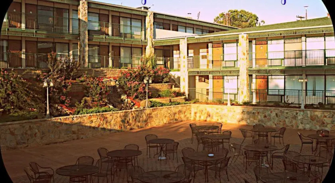 The Highlander Lodge Danville