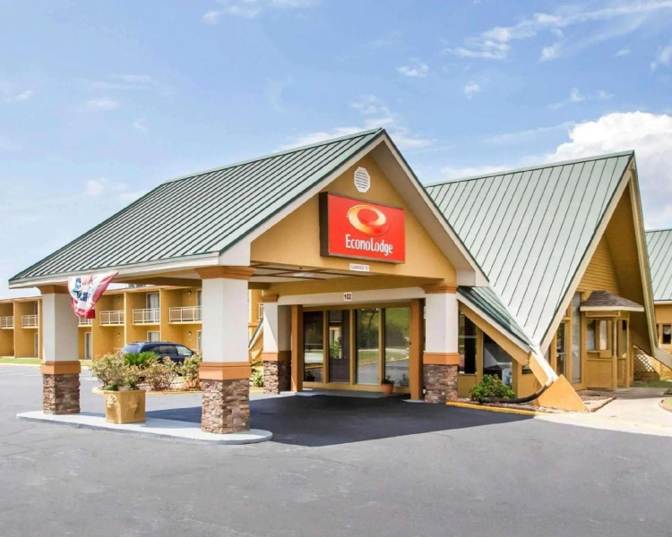 Perry Inn & Suites By Capital O National Fairground GA I 75