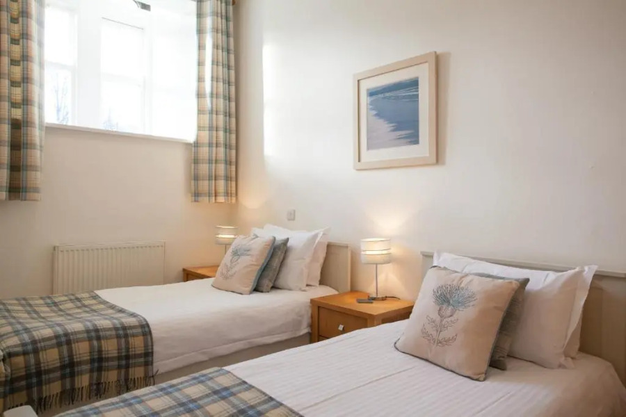 Old School Apartment Highland Club