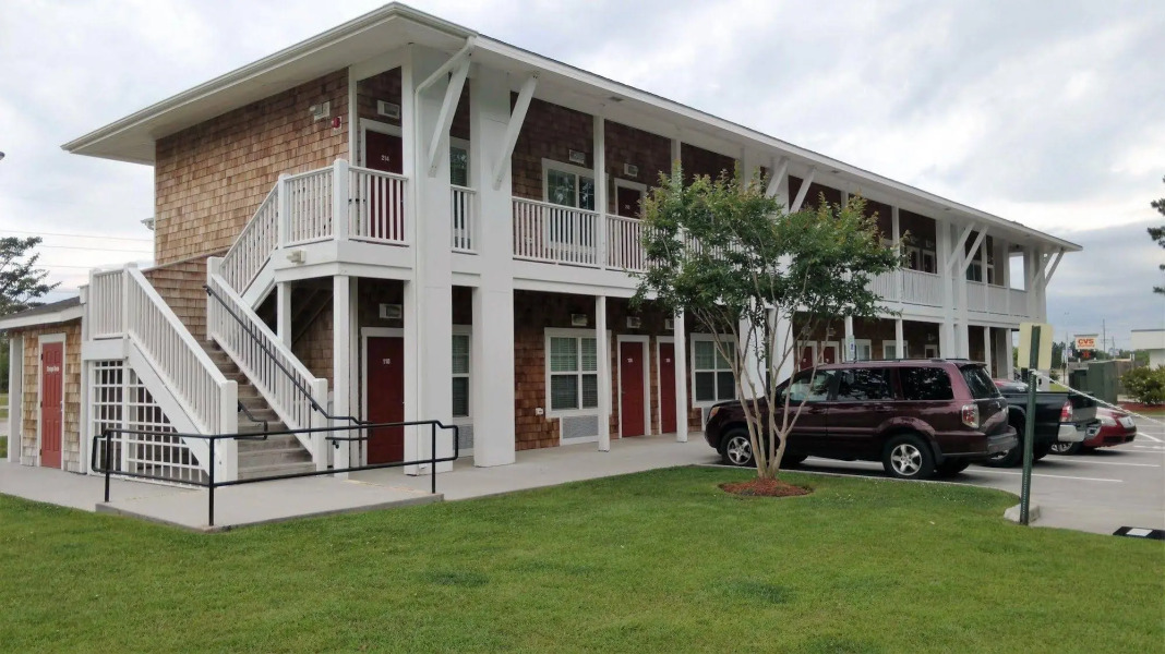 Topsail Shores Inn