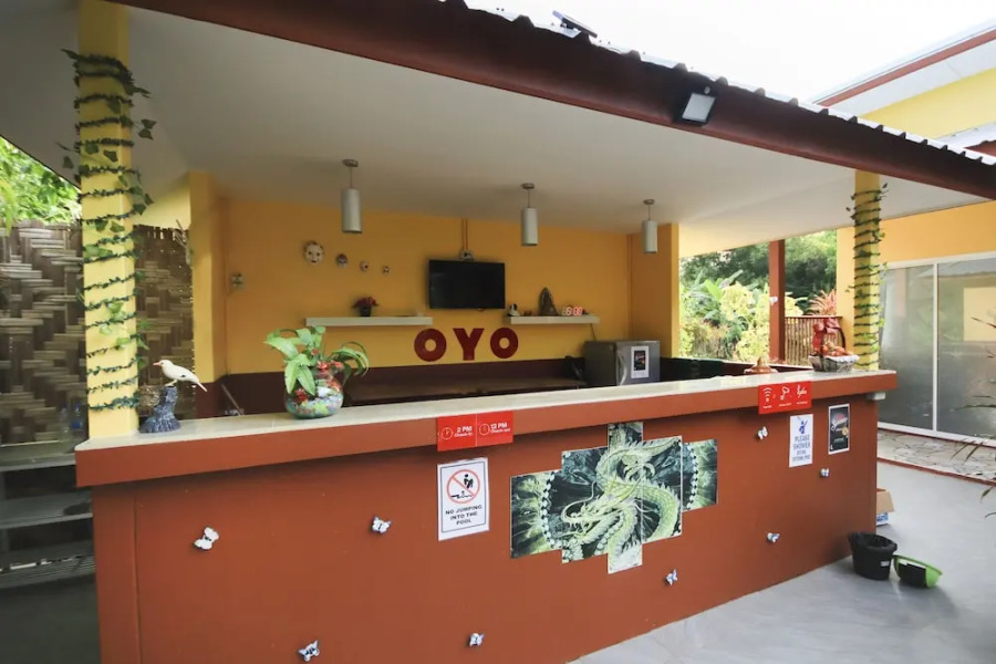 Ban Elephant Blanc Bungalow