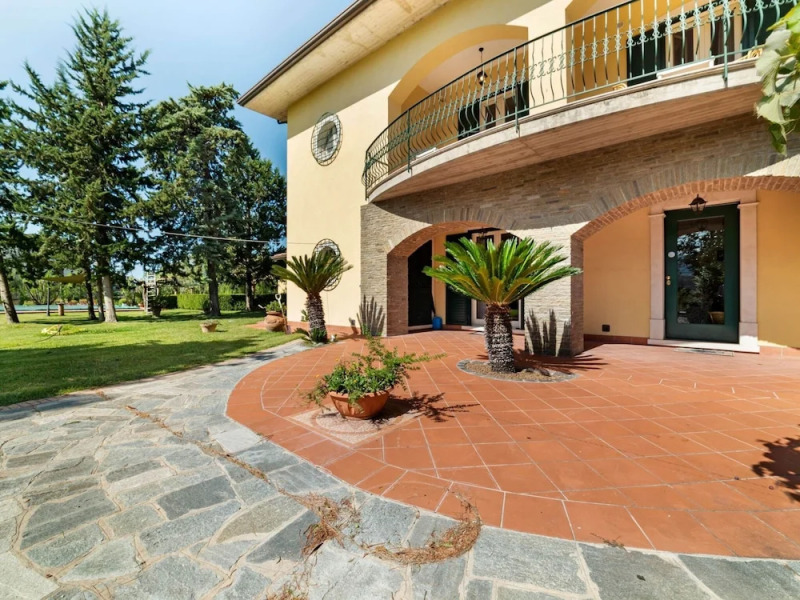 Villa With Pool Near Paestum