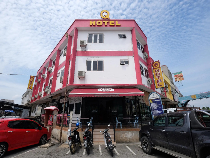 OYO 1104 Q Hotel