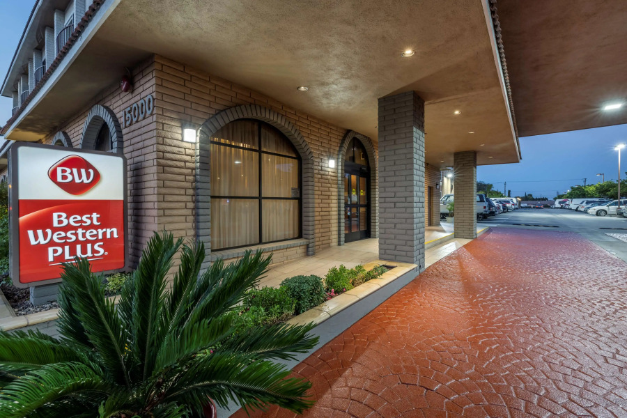 Best Western Plus South Bay Hotel