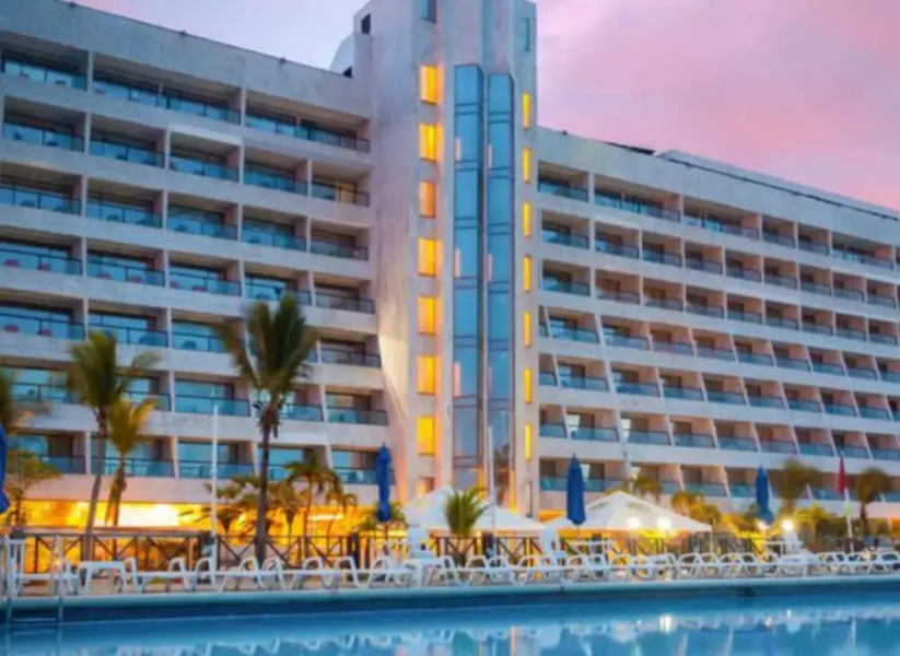 Apartamento con Vista al Mar en Sunrise