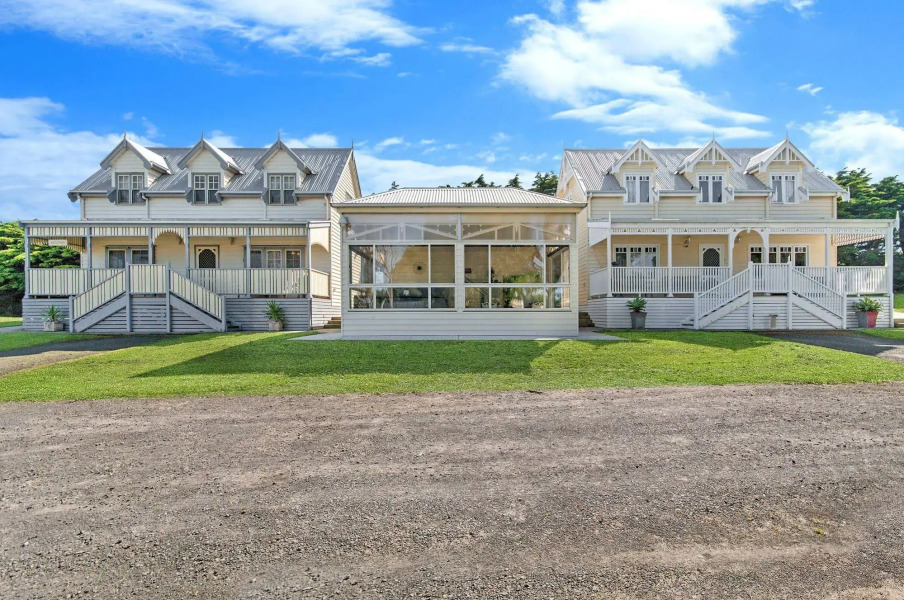 Dunes - elegant beach villa with huge swim spa