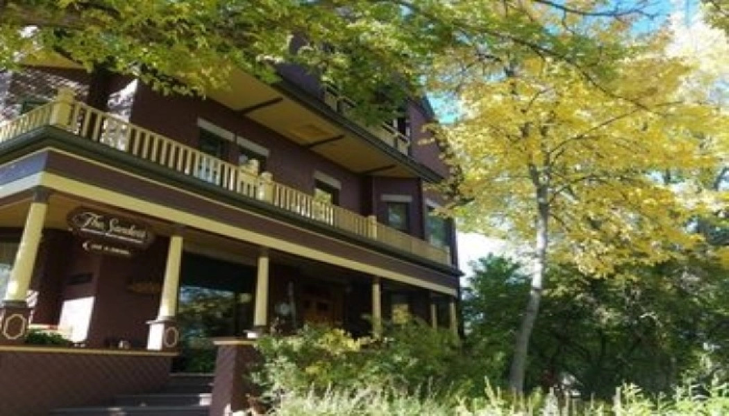 Sanders - Helena's Bed and Breakfast