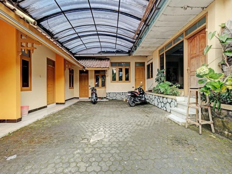 SPOT ON 92408 Hotel Renata 2