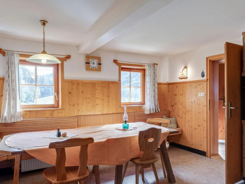 Chalet in Matrei Near Ski Lift & Bus