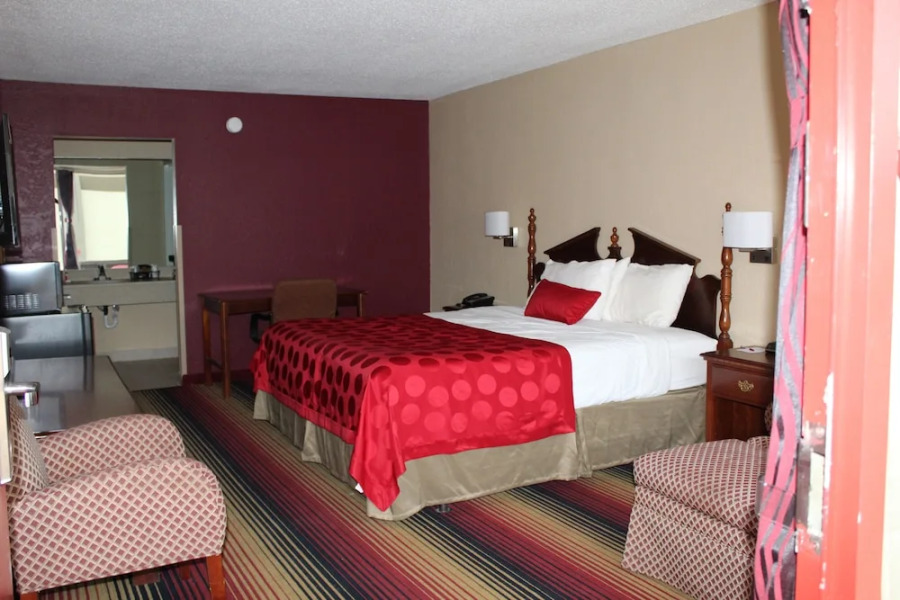 Ramada Perry Near Fairgrounds