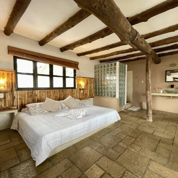 Johnny's Place Hotel