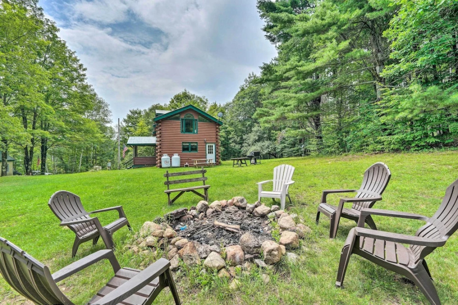 Spacious Mtn Cabin on 7 Private Acres in Athol!