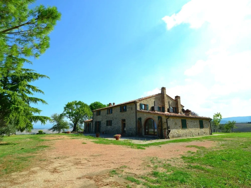 Farmhouse in Pisan Hills With Pool