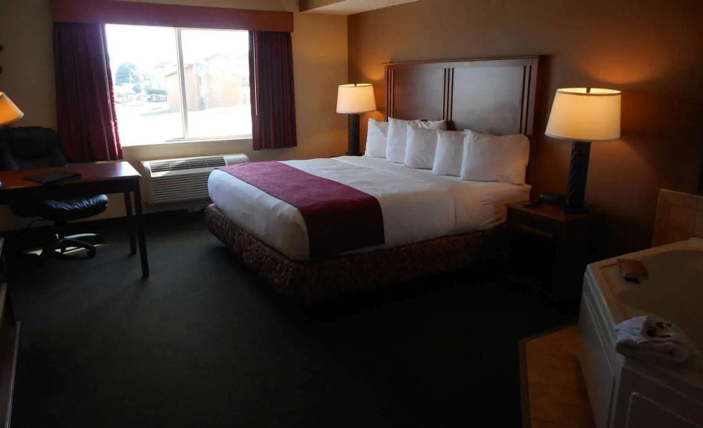 AmericInn by Wyndham McAlester