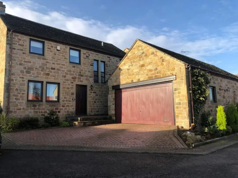 Beautiful House in Rural Village With Hot Tub
