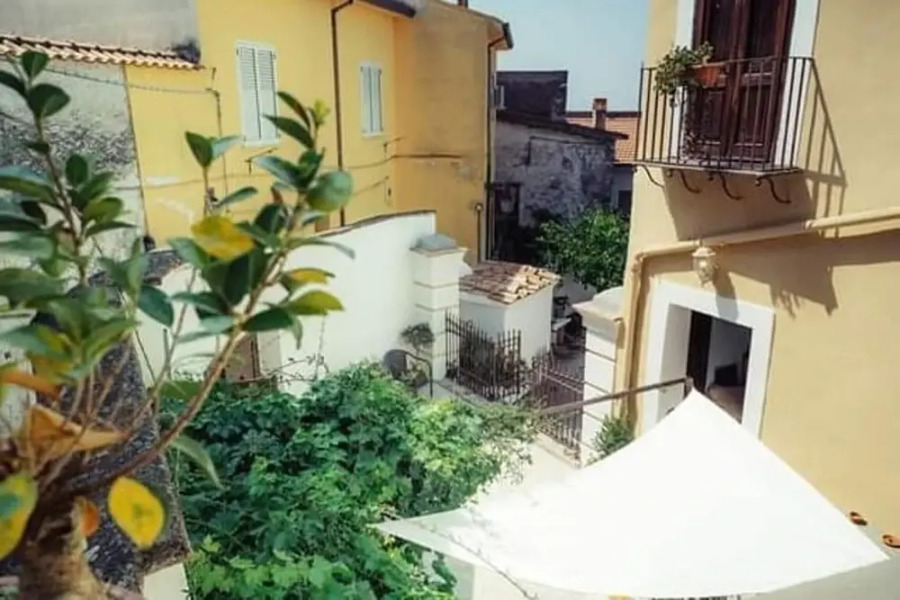 House With 2 Bedrooms in Francolise, With Wonderful sea View, Enclosed Garden and Wifi Near the Beach