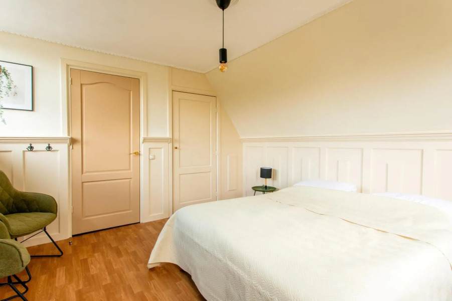 Beautiful American Style Villa With Heated Pool and Jacuzzi