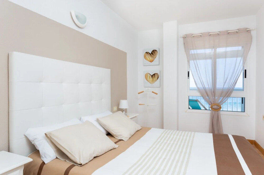 Frontline Bajamar with pool & gym